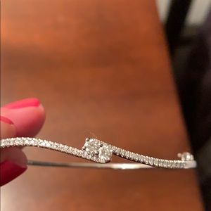 White gold 14 k diamond bangle bracelet